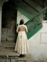 The off-white luckhnavi anarkali kurti (set of 2)