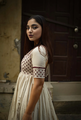 The off-white luckhnavi anarkali kurti (set of 2)