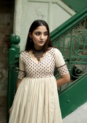 The off-white luckhnavi anarkali kurti (set of 2)