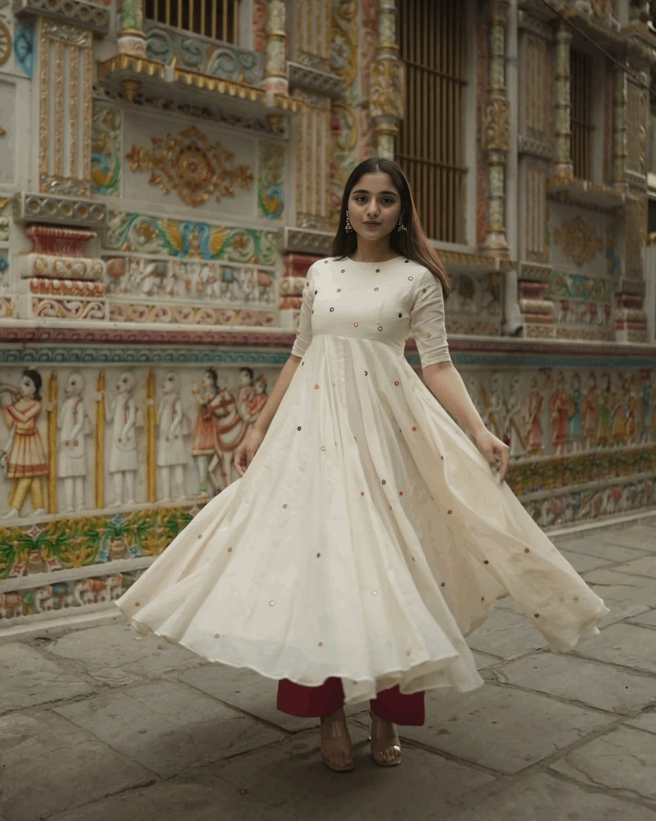 Shwet satrangi anarkali kurta (set of 2)