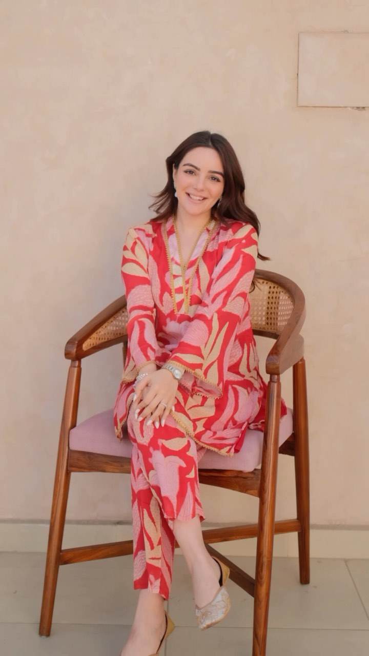Red Floral Kurta Pants Suit Set - Eraya