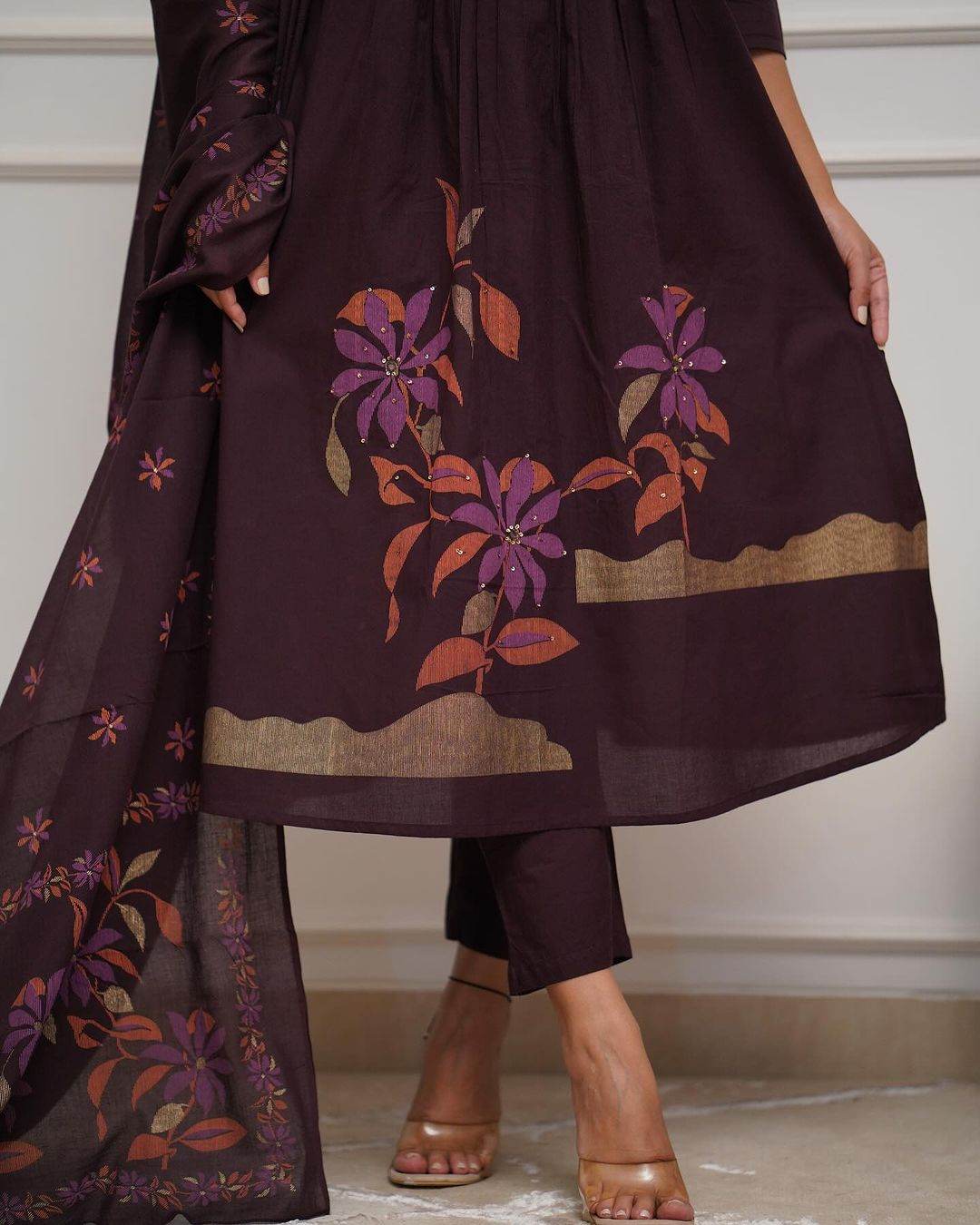 Beautifully crafted cotton kurti set - Eraya