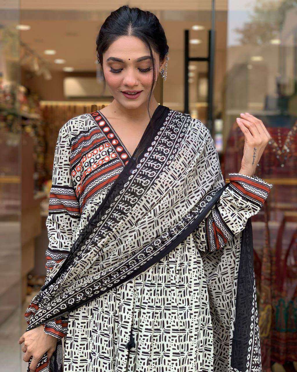 Elegant A-line block printed three piece kurti set - Eraya