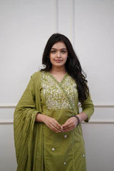 Heavy embroidered kurti-pant set with chiffon dupatta - Eraya