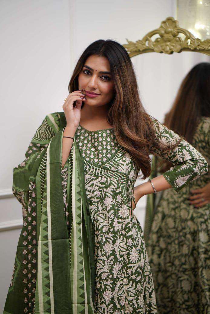 Flared sanganeri anarkali set with cotton mulmul dupatta - Eraya