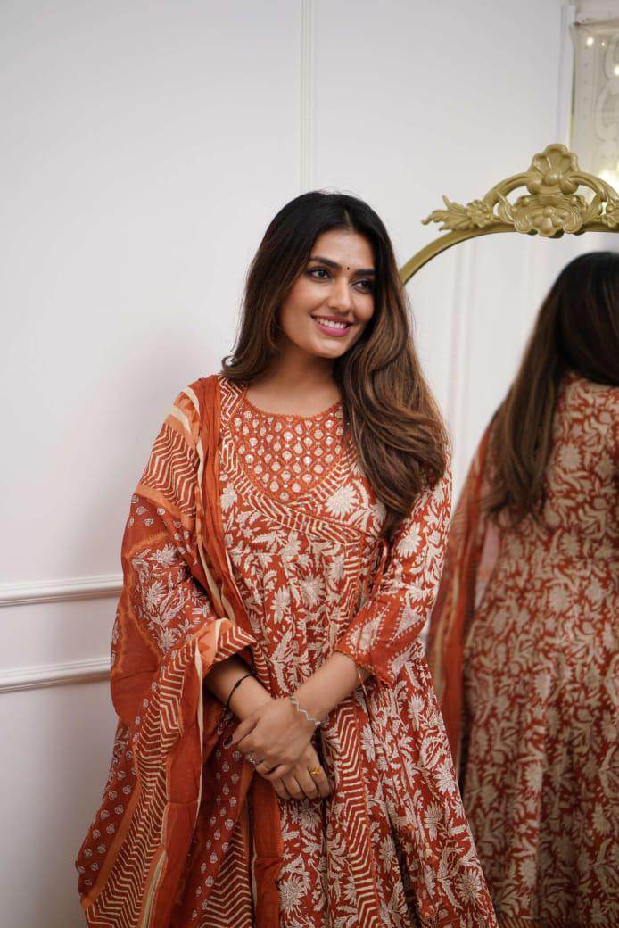 Flared sanganeri anarkali set with cotton mulmul dupatta - Eraya