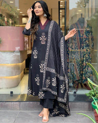 Elegant printed with yoke detail work kurti set - Eraya