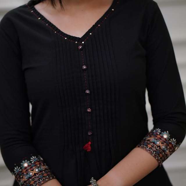 Designer sleeves cotton kurti with pintex work-set Eraya