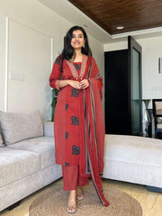 The jaipuri style: yoke detailed cotton three piece set