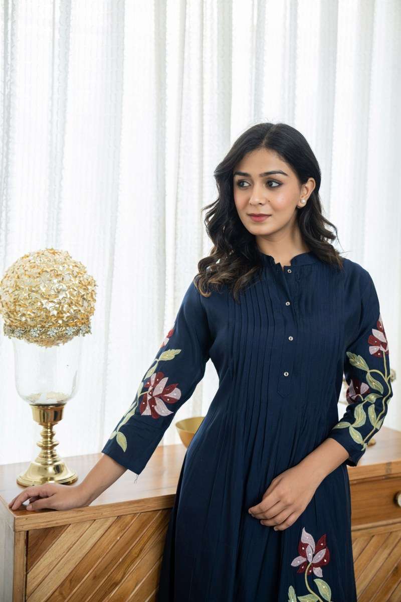 Beautiful design embroidery work long kurta-pant set