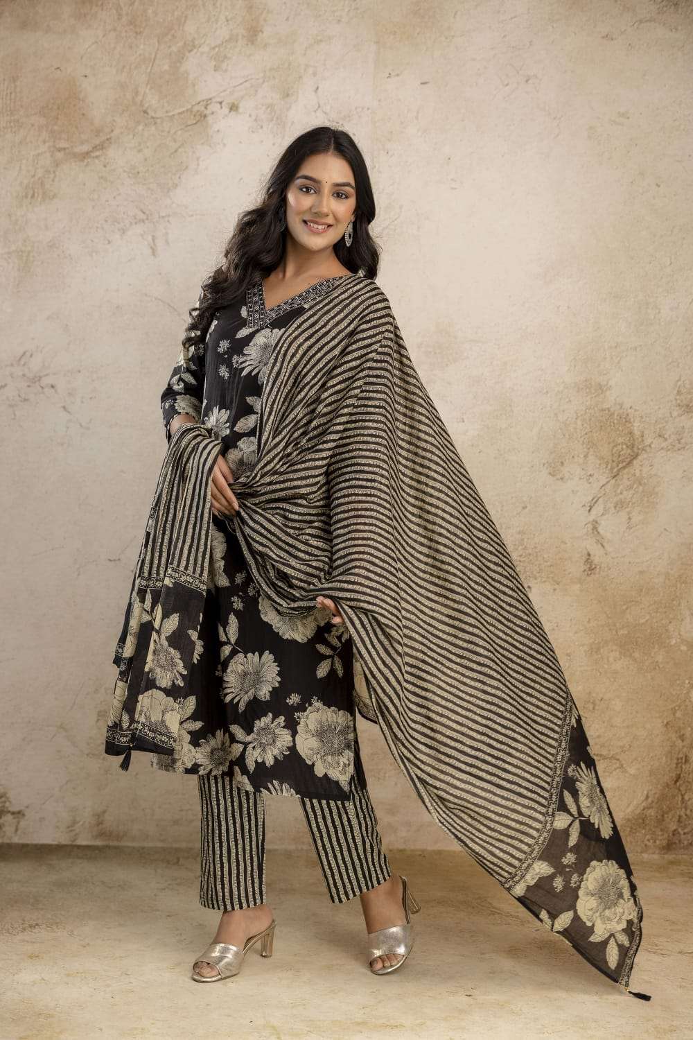 Pure cotton kurta set with printed dupatta and pants