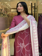 Front embroidered with lace work cotton suit set