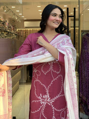 Front embroidered with lace work cotton suit set