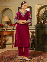 Beautiful velvet fabric designer kurta (set of 2)
