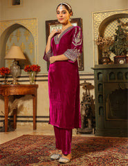 Beautiful velvet fabric designer kurta (set of 2)