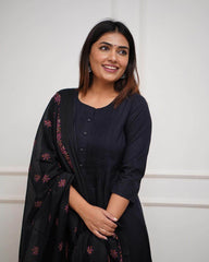 Beautifully crafted cotton kurti set - Eraya