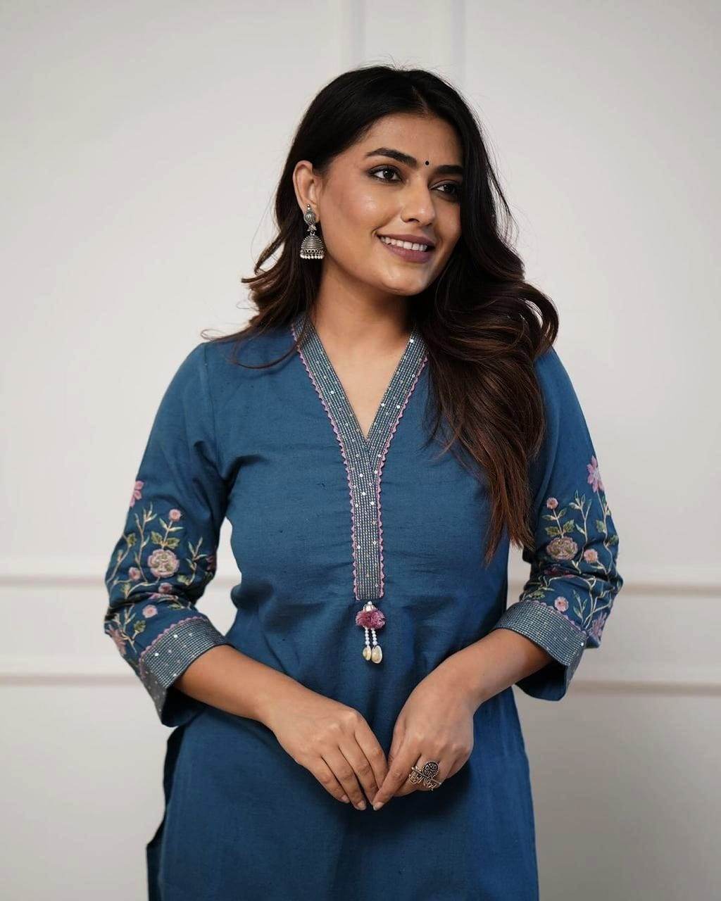 Heavy cotton exquisite sequence & thread embroidery work kurti set - Eraya