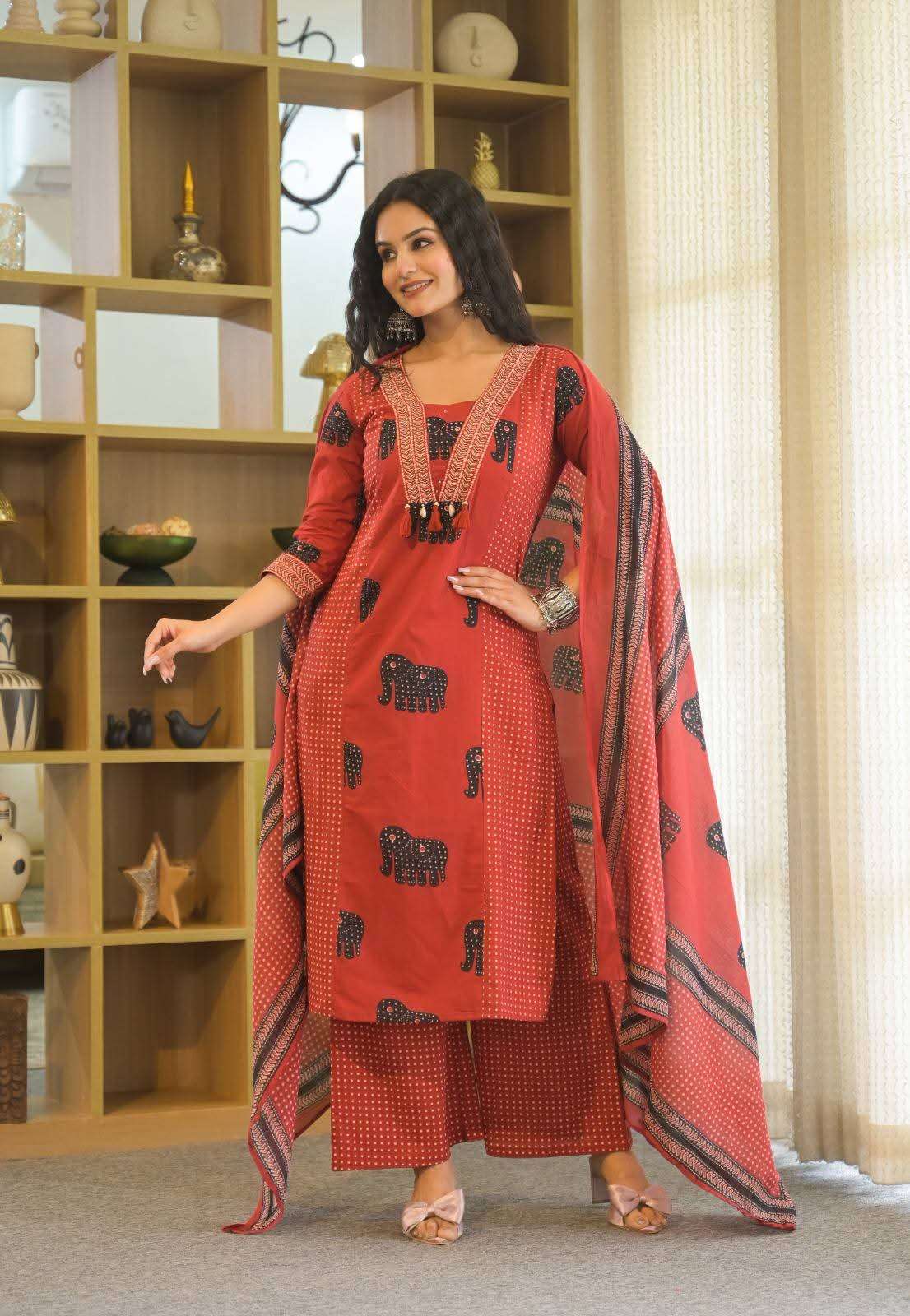 The jaipuri style: yoke detailed cotton three piece set Eraya
