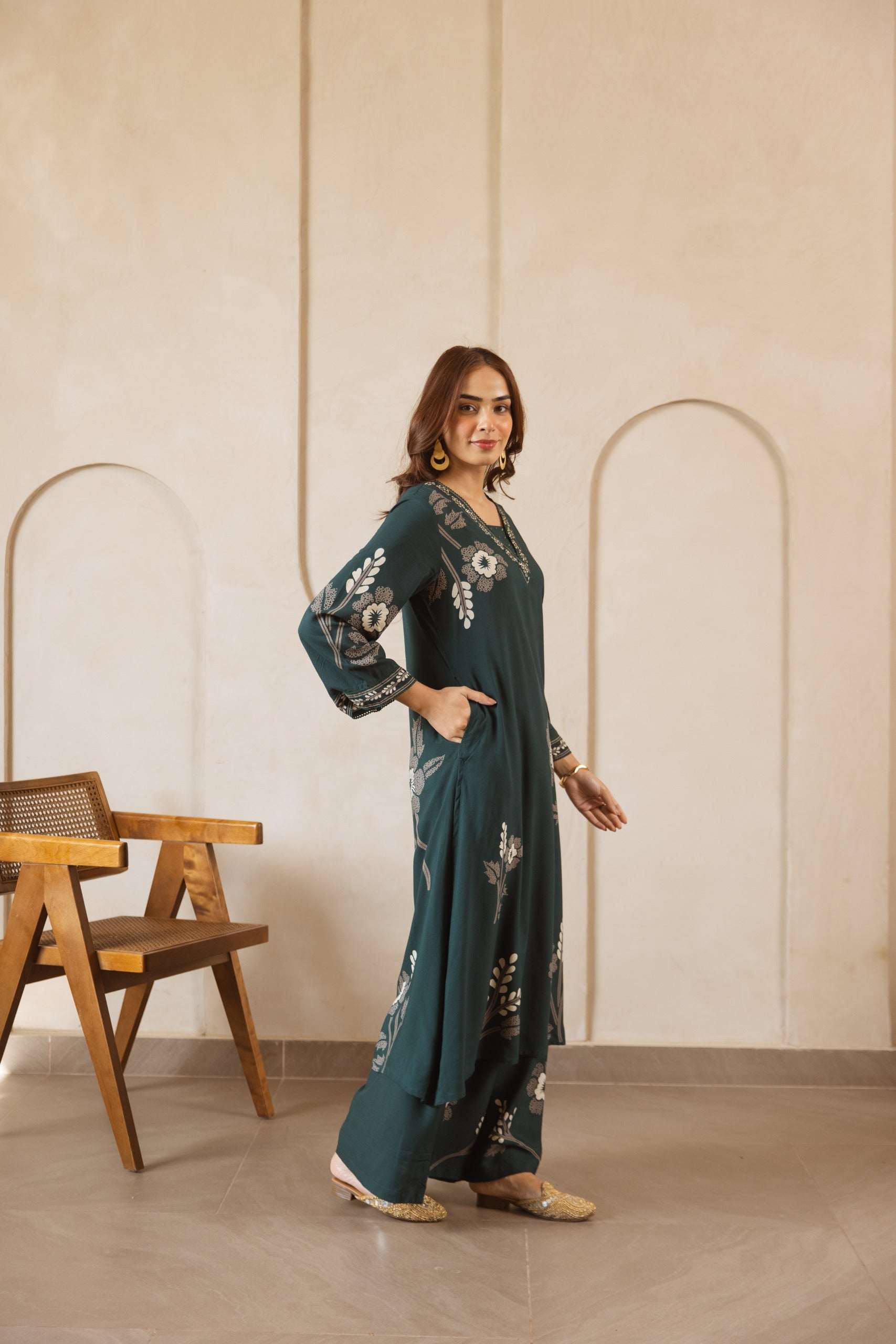 Tarini Midnight Green Floral Aura Kurta (set of 2)