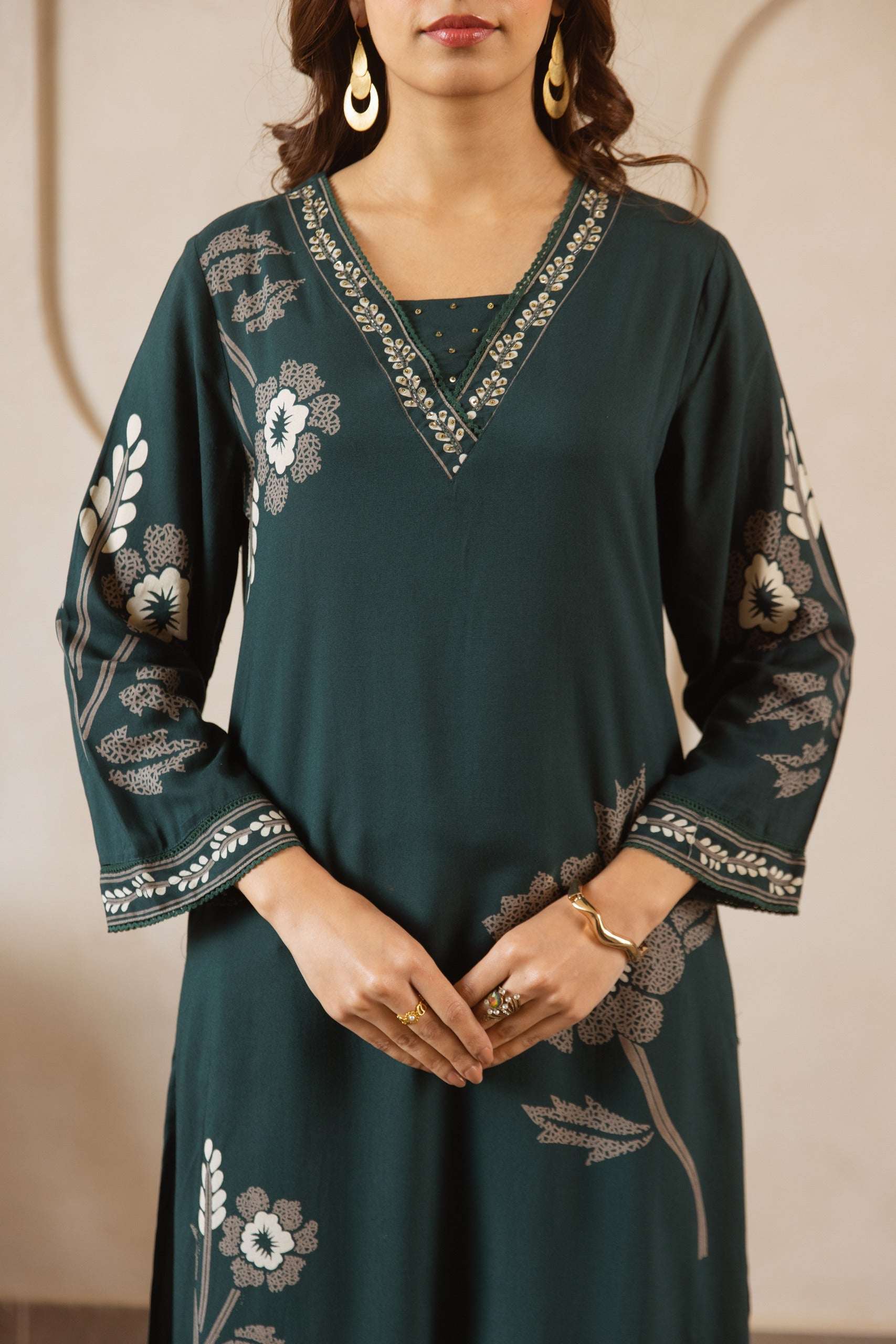 Tarini Midnight Green Floral Aura Kurta (set of 2)