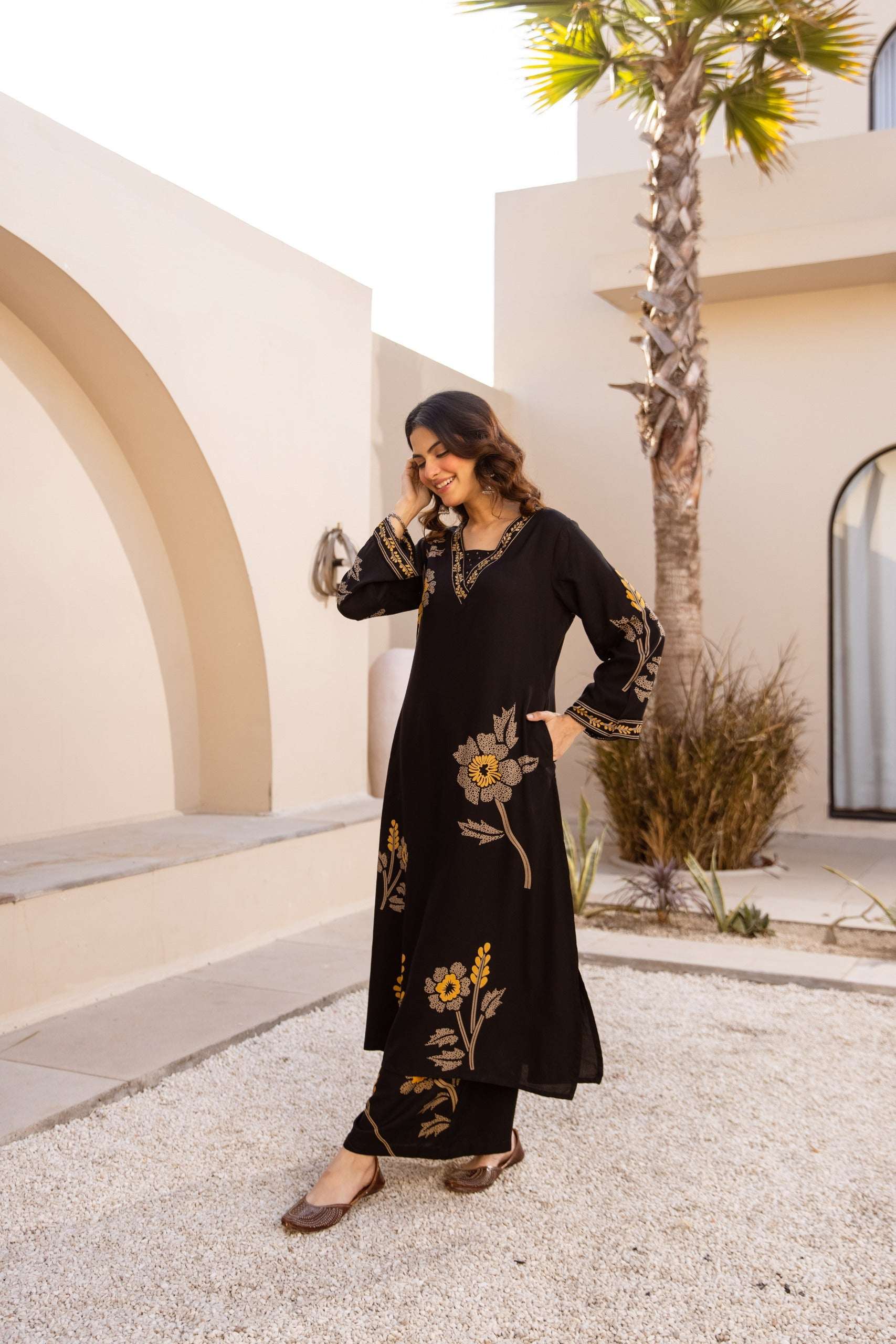 Tarini Midnight Floral Aura Kurta (set of 2)