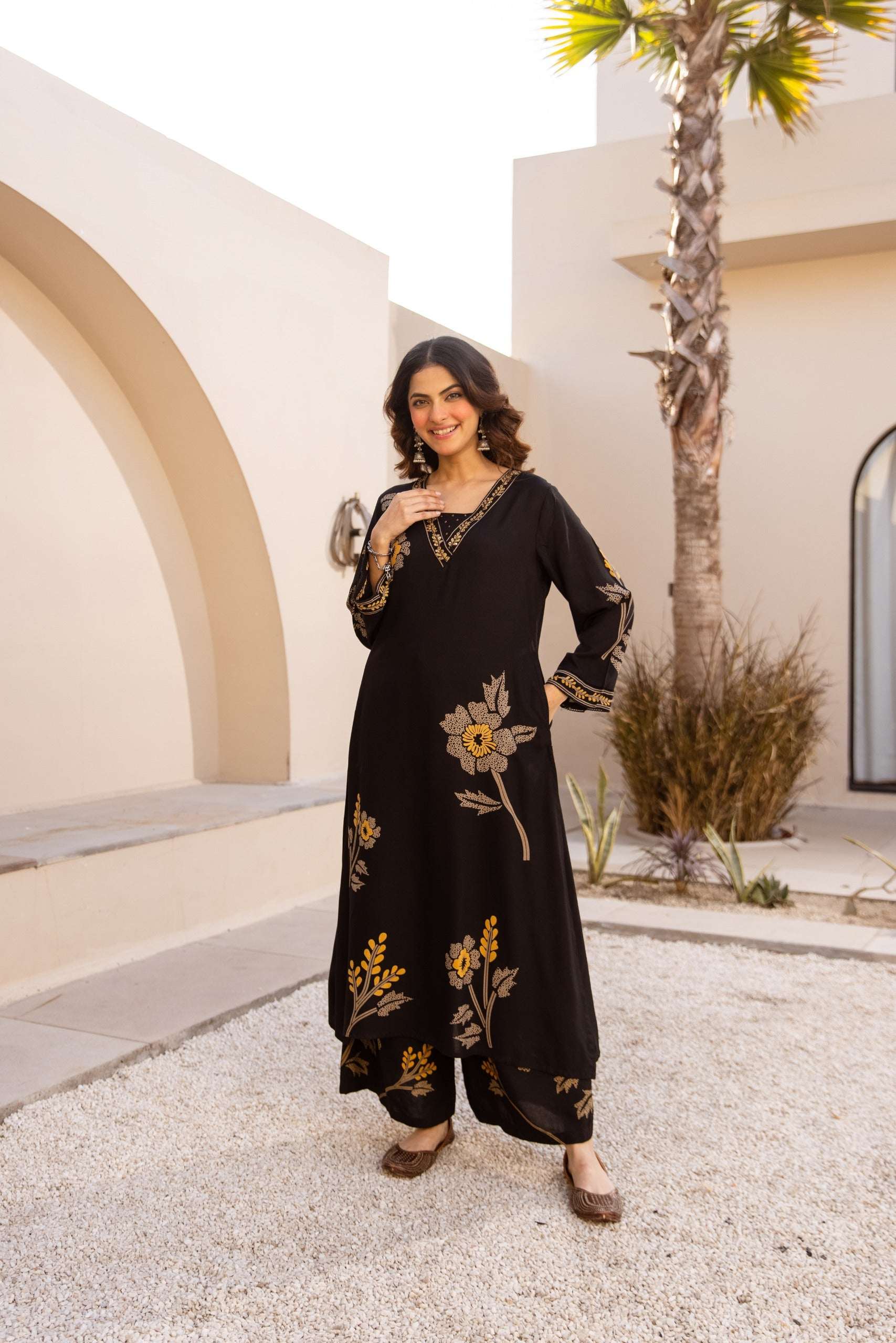 Tarini Midnight Floral Aura Kurta (set of 2)