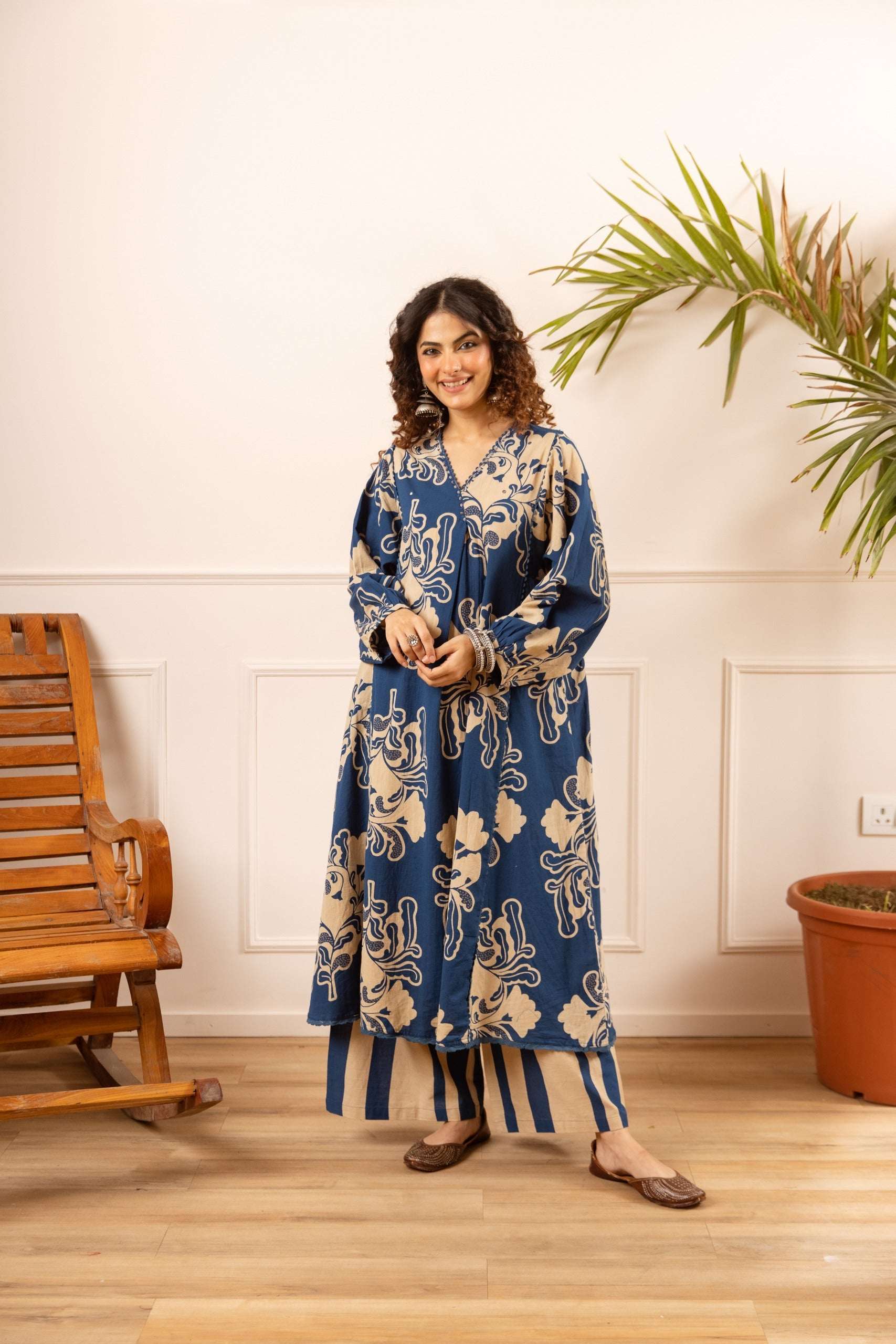Tarini Crimson Regal Kurta- Blue (set of 2)