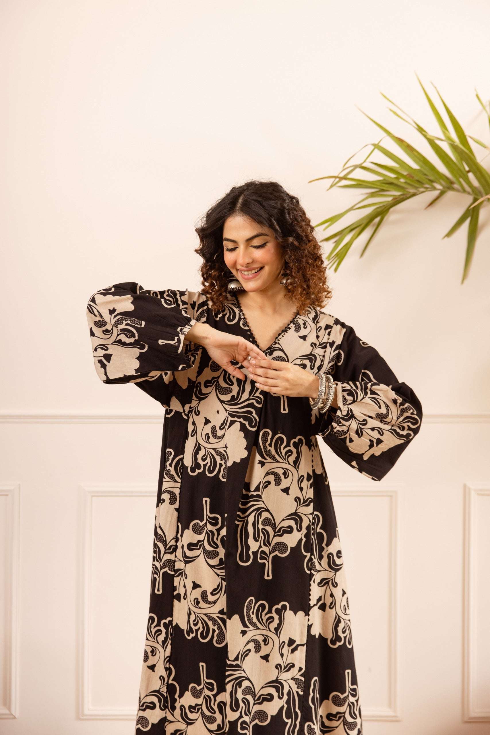 Tarini Crimson Regal Kurta- Black (set of 2)