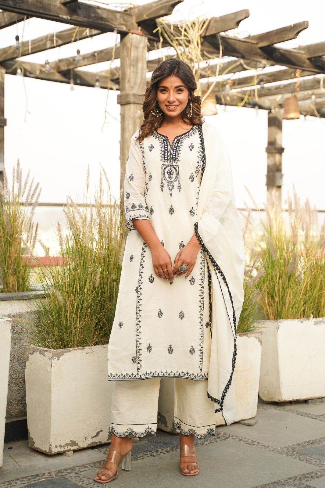 Aesthetic mud-white mal-cotton kurti set - Eraya