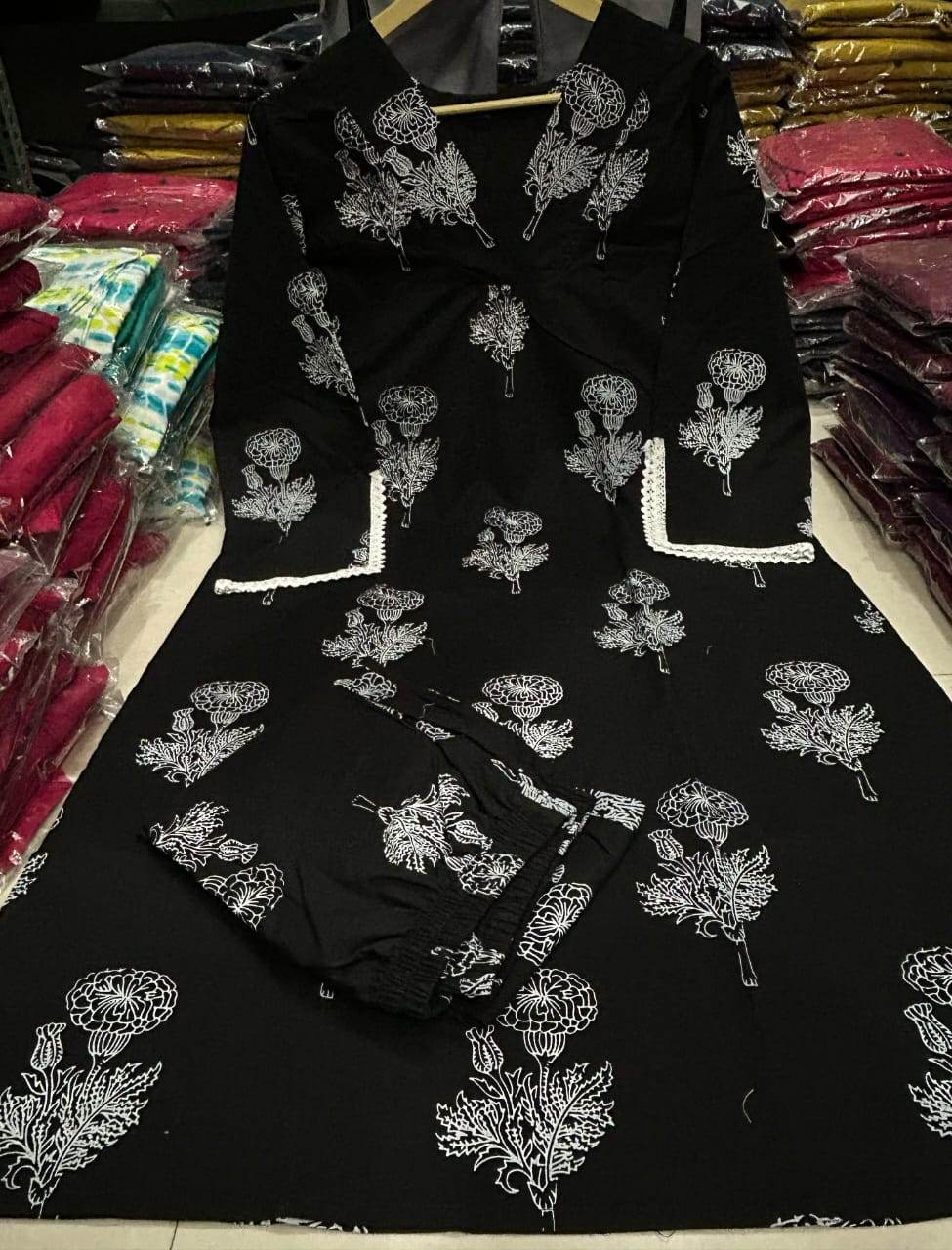 Premium pure-cotton exquisite print and lace work kurti-pant - Eraya