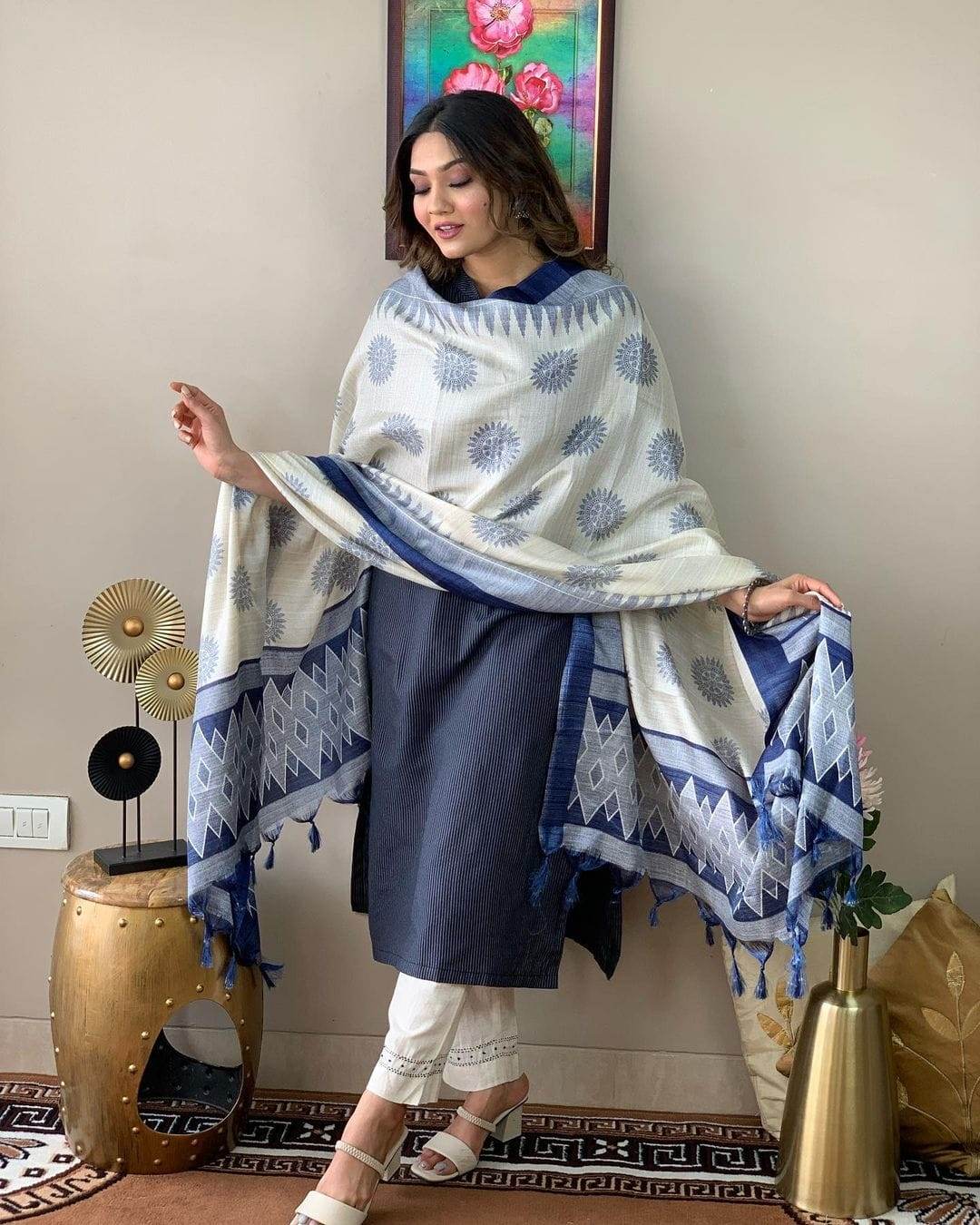 Top-notch handwoven cotton kantha suit set - Eraya