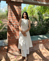 Sheesh shwet kurta -plazo set