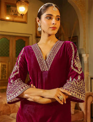 Beautiful velvet fabric designer kurta (set of 2)