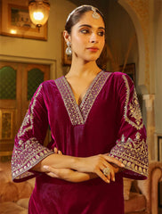 Beautiful velvet fabric designer kurta (set of 2)